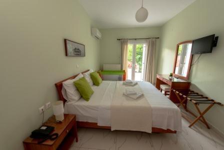Over Sea Rooms & Villas Loutra Edipsou  Exterior photo